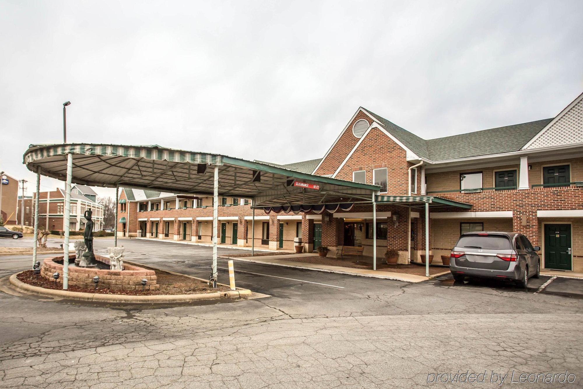 Red Roof Inn & Suites Cornelius - Lake Norman Exterior photo